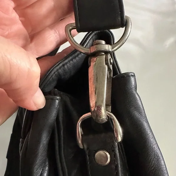 PELLE STUDIO -GENUINE BLACK LEATHER MESSENGER BAG